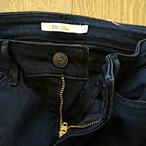 Levis black skinny jeans - Picture 2 of 4
